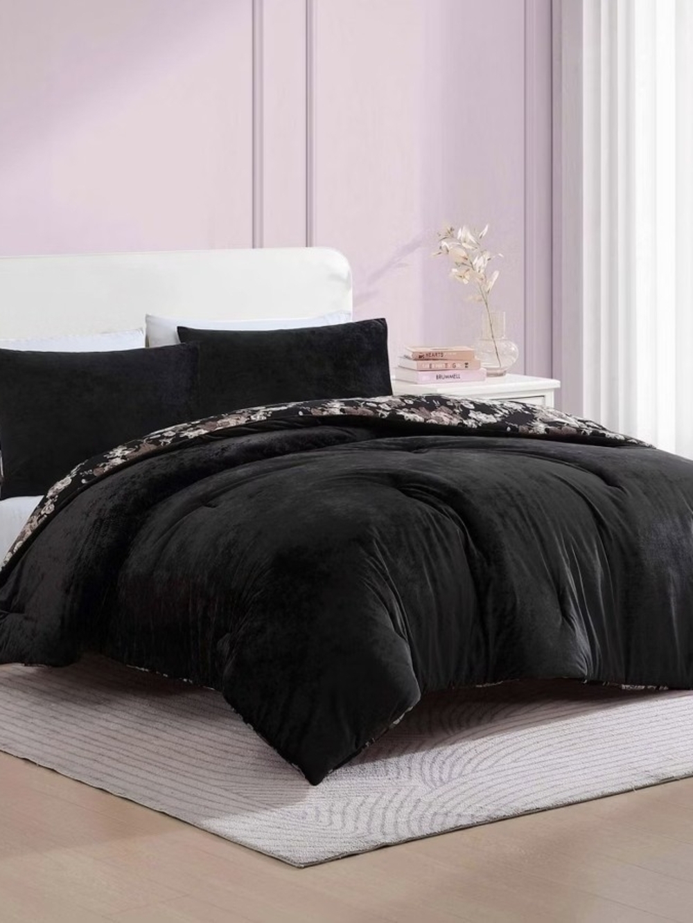Betsy Johnson King Size Duvet Cover. Reversable. Betsyville